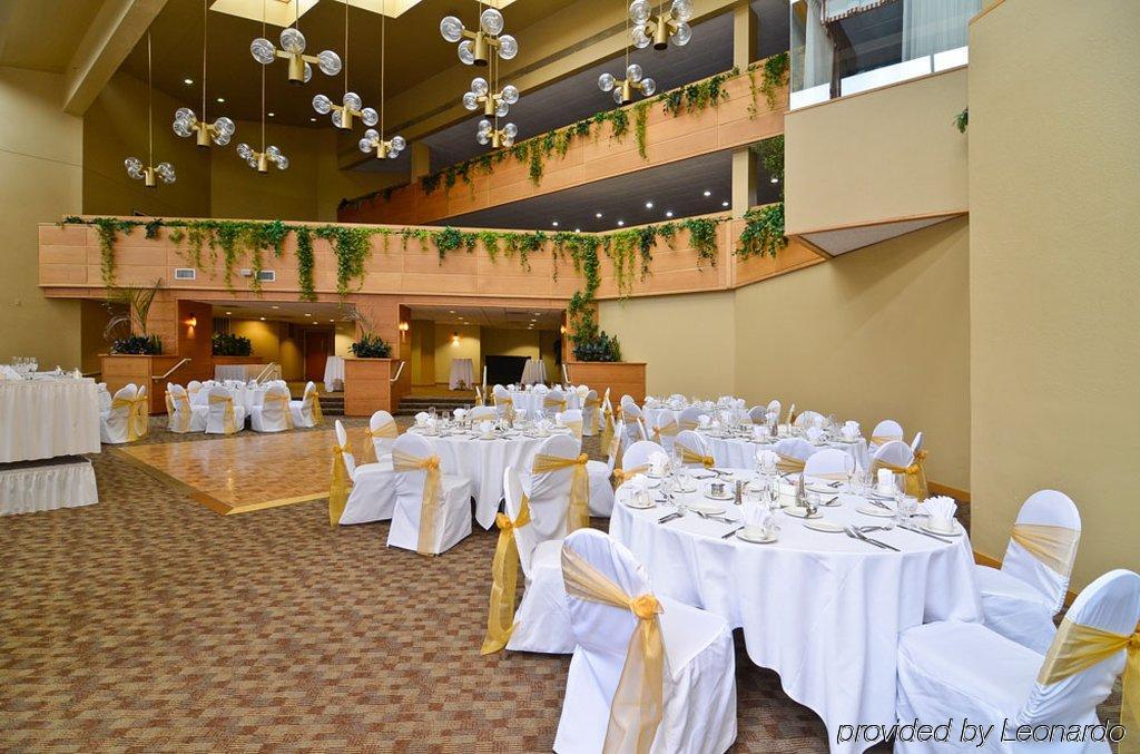 Clock Tower Resort And Conference Center - Rockford Restaurace fotografie