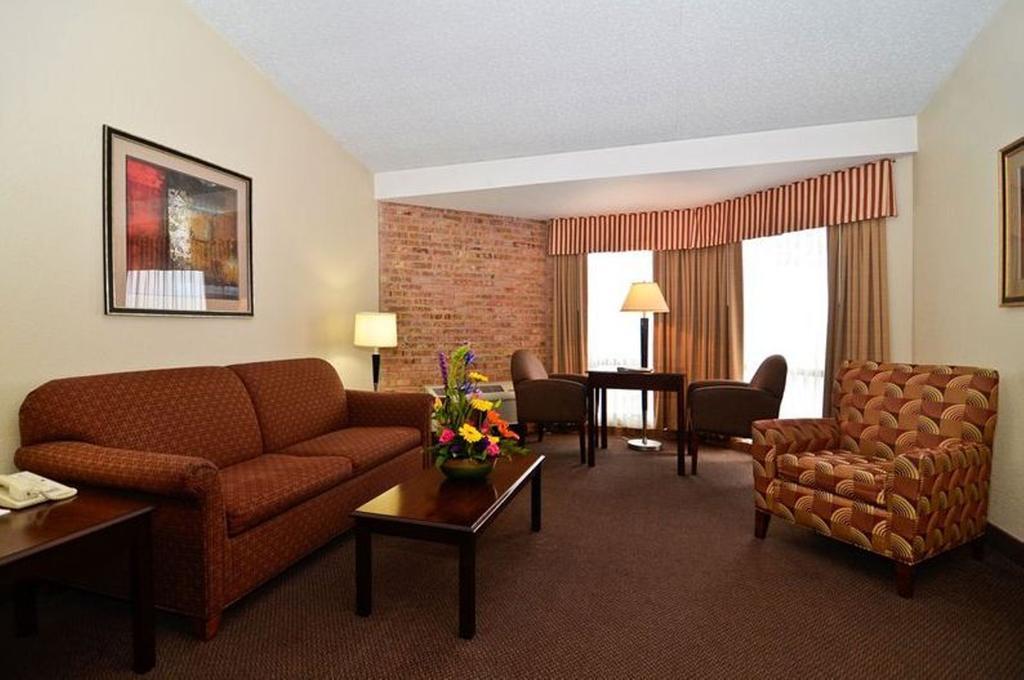 Clock Tower Resort And Conference Center - Rockford Pokoj fotografie